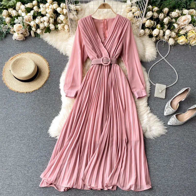 Spring And Autumn Solid Color Sexy Women's Chiffon Pleated Dress Vintage Elegant V-Neck Red Maxi With Belt Femme Robe 210514