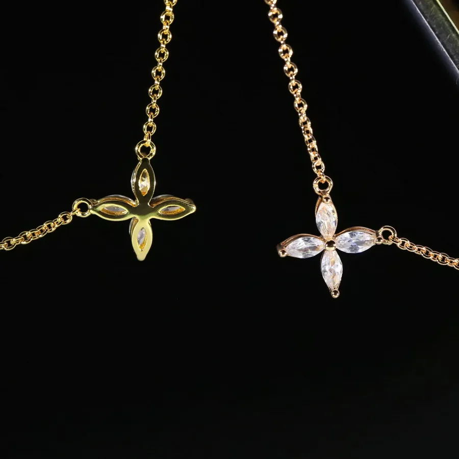 Europa America Fashion Style Lady Frauen 18k Goldkette Halskette graviert t Buchstaben Marquise Diamonds Anhänger 203i