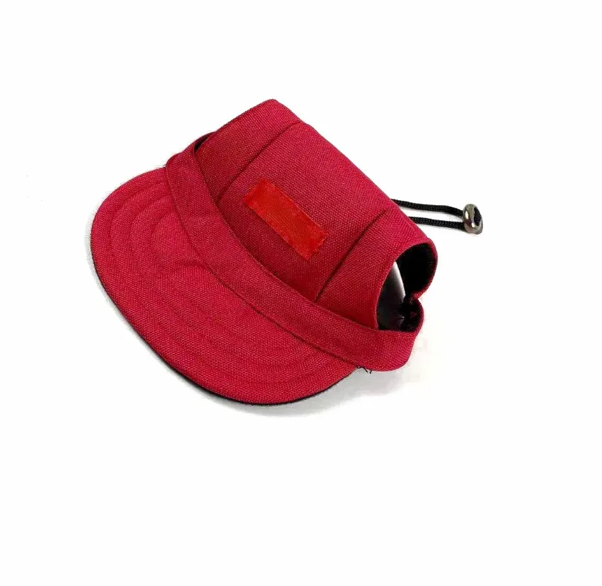 Ropa para perros Diseñador de moda Gorras para perros Longitud ajustable Impresión de letras Sombreros rojos negros