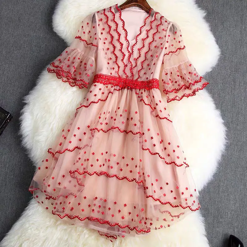 Robe Vintage été mode Design femmes maille fleur broderie dentelle manches évasées col en v genou longueur robes 210421