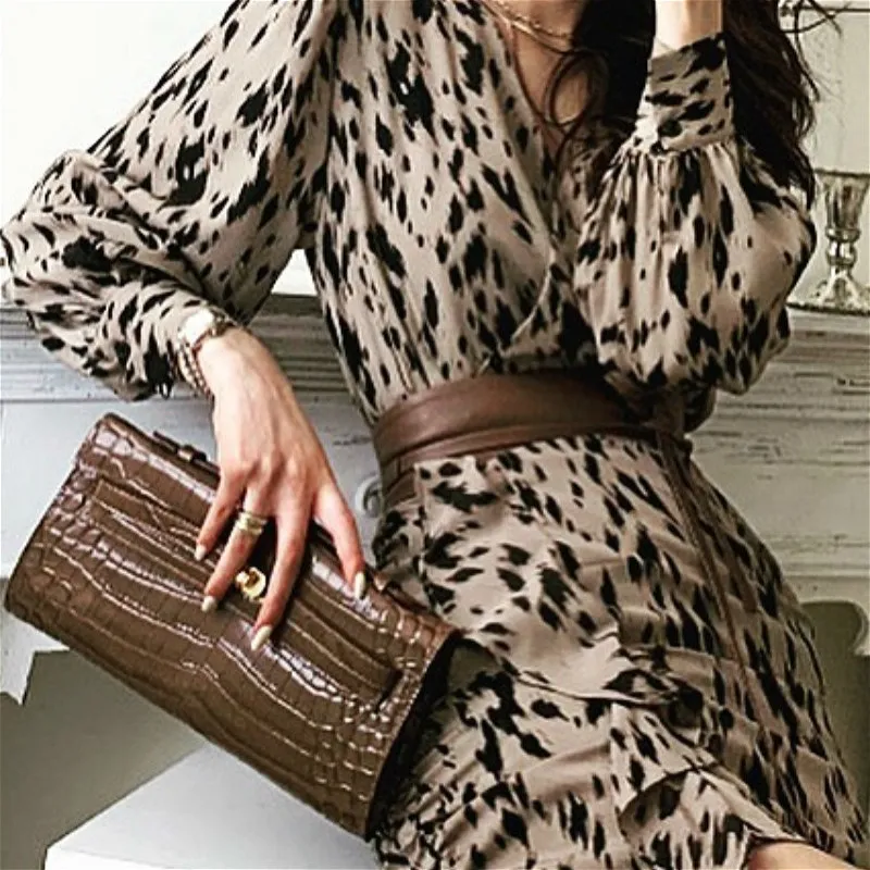 Kimutomo Chic Leopardo Mini Vestido Mulheres Primavera Outono Coréia Estilo Senhoras V-Decote Cintura Slim Elegante Vestido com Sashes 210521