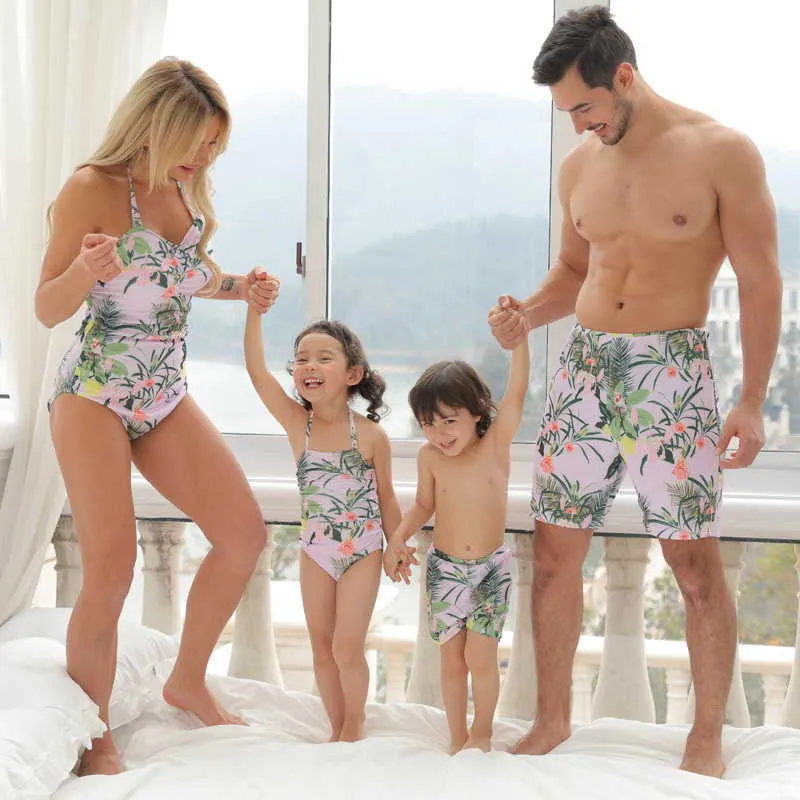 Summer Family Matching 5-pcs Sets Maillots de bain + Floral Trunks + One Peice Sling Bikini Maillot de bain E005 210610