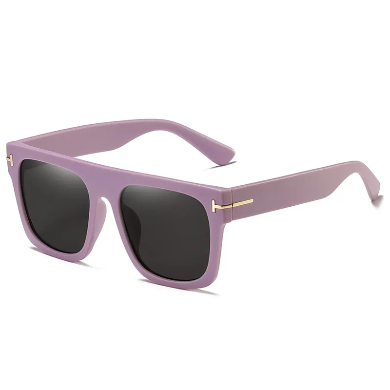 Nuevas gafas de sol elegantes de moda con montura grande para hombres y mujeres, gafas de sol informales con remaches tipo T, venta 241U