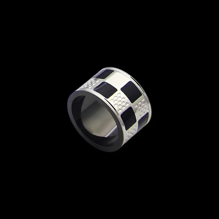 Europe America Fashion Style Rings Men Lady Womens Black Silver-color Metal Engraved V Initials Plaid Lovers Ring Size US6-US9279f
