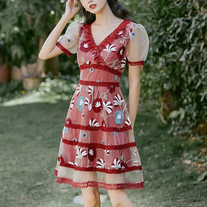 Rote Blume Stickerei Mesh V-Ausschnitt knielangen Kleid Sommer Kurzarm lässig süße Mädchen Mode Vestido de Mujer 210421