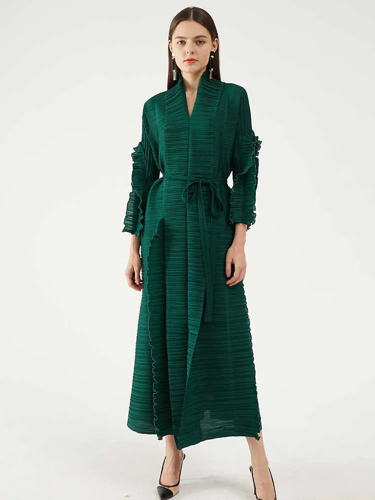 Miyake plissée longue robe à manches pétales revers cardigan ceintures plus taille haute longue robe verte hiver femmes vêtements esthétiques 210915