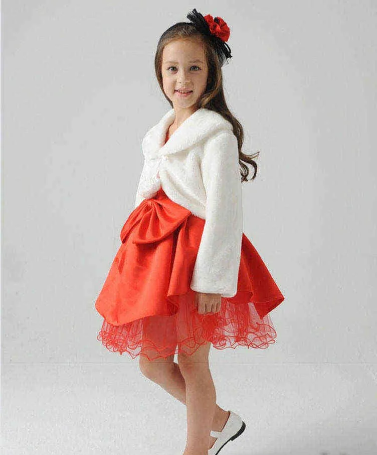 Varm Barn Bröllopsklädsel Fur Trim Junior Bridesmaid Cape för Communion Dress Flower Girl Jacket White G1218