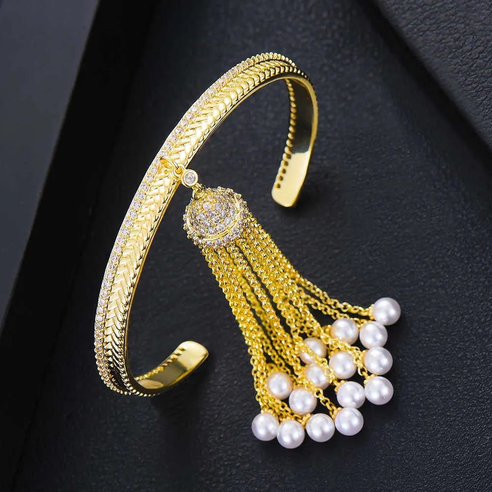 Nieuwe Trendy Luxe Afrikaanse Parel Hanger Sprankelende Bangle Armband Dames Bruiloft Full Cubic Zirconia Crystal Dubai Party Sieraden Q0720