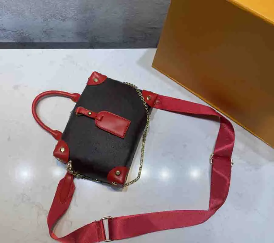 2021 نيو نساء كيس كروس كاروديه مع سلسلة حزام سيدة أكياس الكتف كتف عالية جودة الفتاة حقيبة الصدر الأزياء حقائب اليد الحجم 2241i