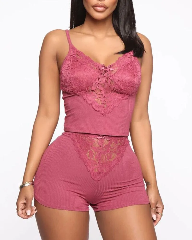 Mujeres Sleepewear Sexy Spaghetti Strap Pestaña Lace Bowknot Decoración Cami Set Ver a través de Sólido Patchwork Femenino Pijamas suaves 210415