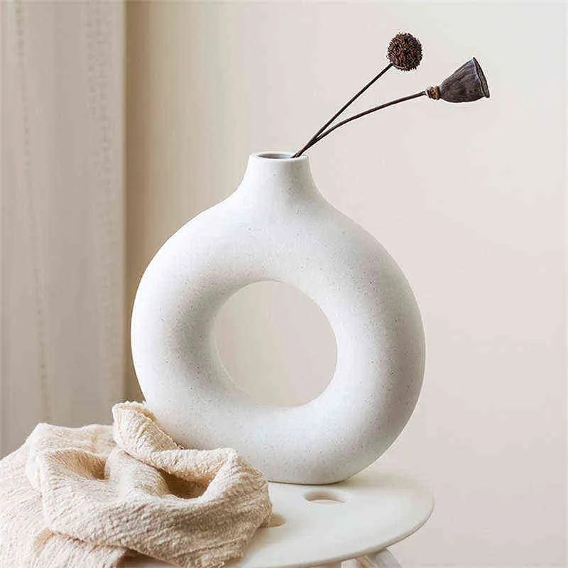 Nordic Circulaire Creux Vase En Céramique Donuts Pot De Fleur Décoration De La Maison Accessoires Bureau Bureau Salon Art Ornements Cadeau 211215