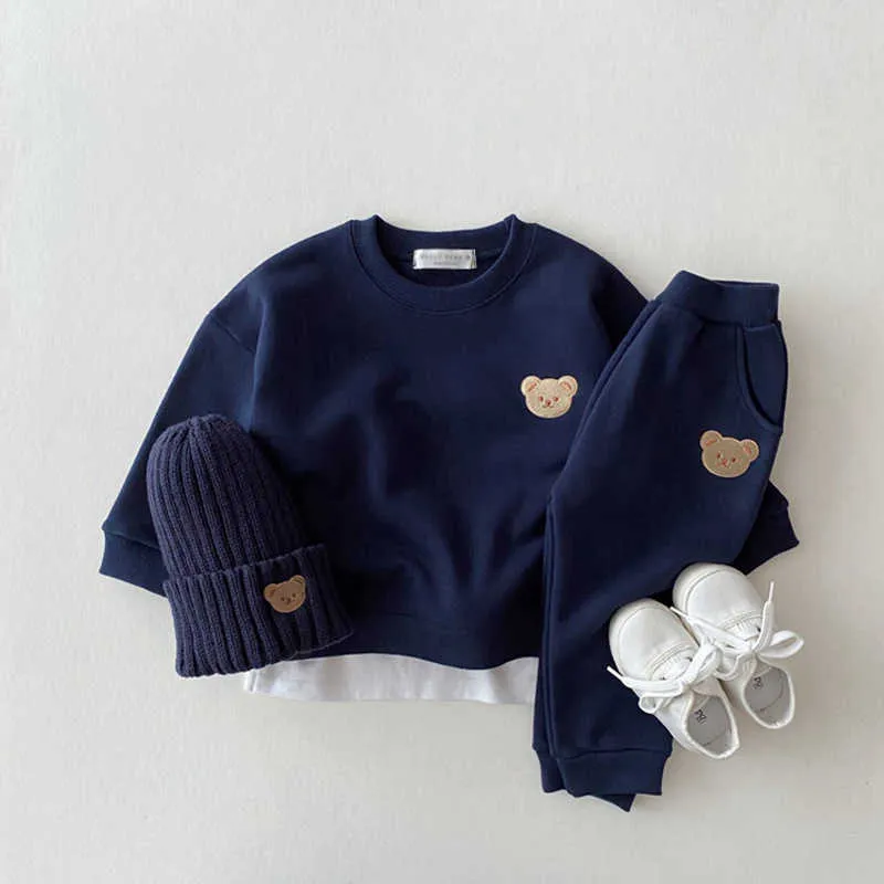 Mody niemowlęta maluch maluch dla dziewczynek dla dziewczyn zestaw 2023 Niedźwiedź Top Sweter Spodnie Dzieci sport