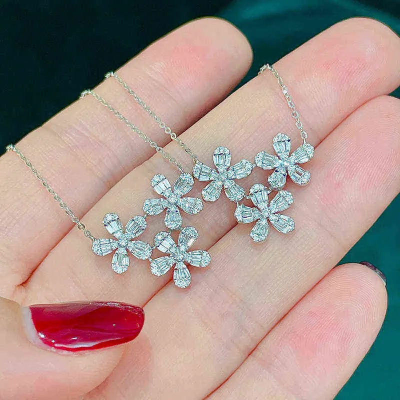 Aazuo Oro bianco puro 18k Diamanti veri Ciondolo fiori con collana a catena Regalo le donne Festa di fidanzamento Matrimonio Au750