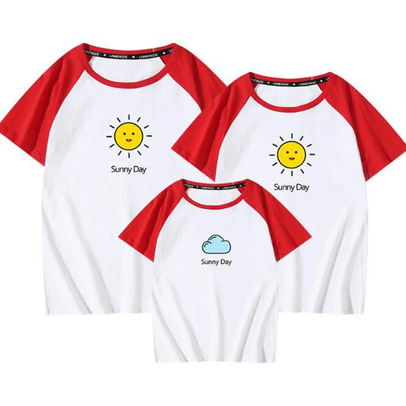 Été famille Look correspondant tenues T-shirt vêtements mère père fils fille enfants dessin animé impression soleil nuage 210429