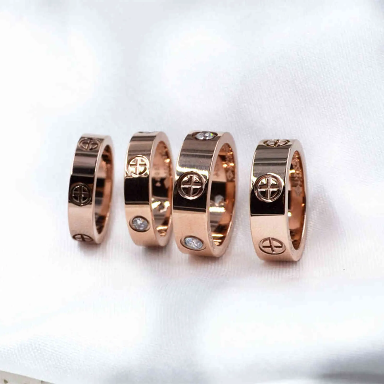 خاتم الزواج امرأة accesories التيتانيوم الصلب رجال المجوهرات الوردية الذهب الذهب الزوجين المشاركة love9015016