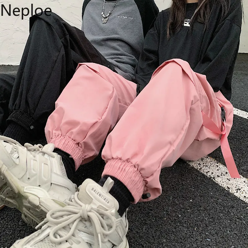 Neploe Casual Cargo Pants Femmes Harajuku Poche Droite Pantalon Streetwear BF Mode Coréenne Pantalon Nouveau Bas Plus La Taille 210422