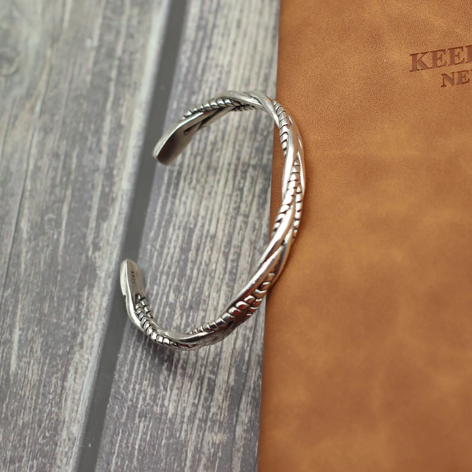 Antique argent couleur métal manchette Bracelets mode Vintage torsion armure Bracelet ouvert pour hommes Bracelet Viking bijoux