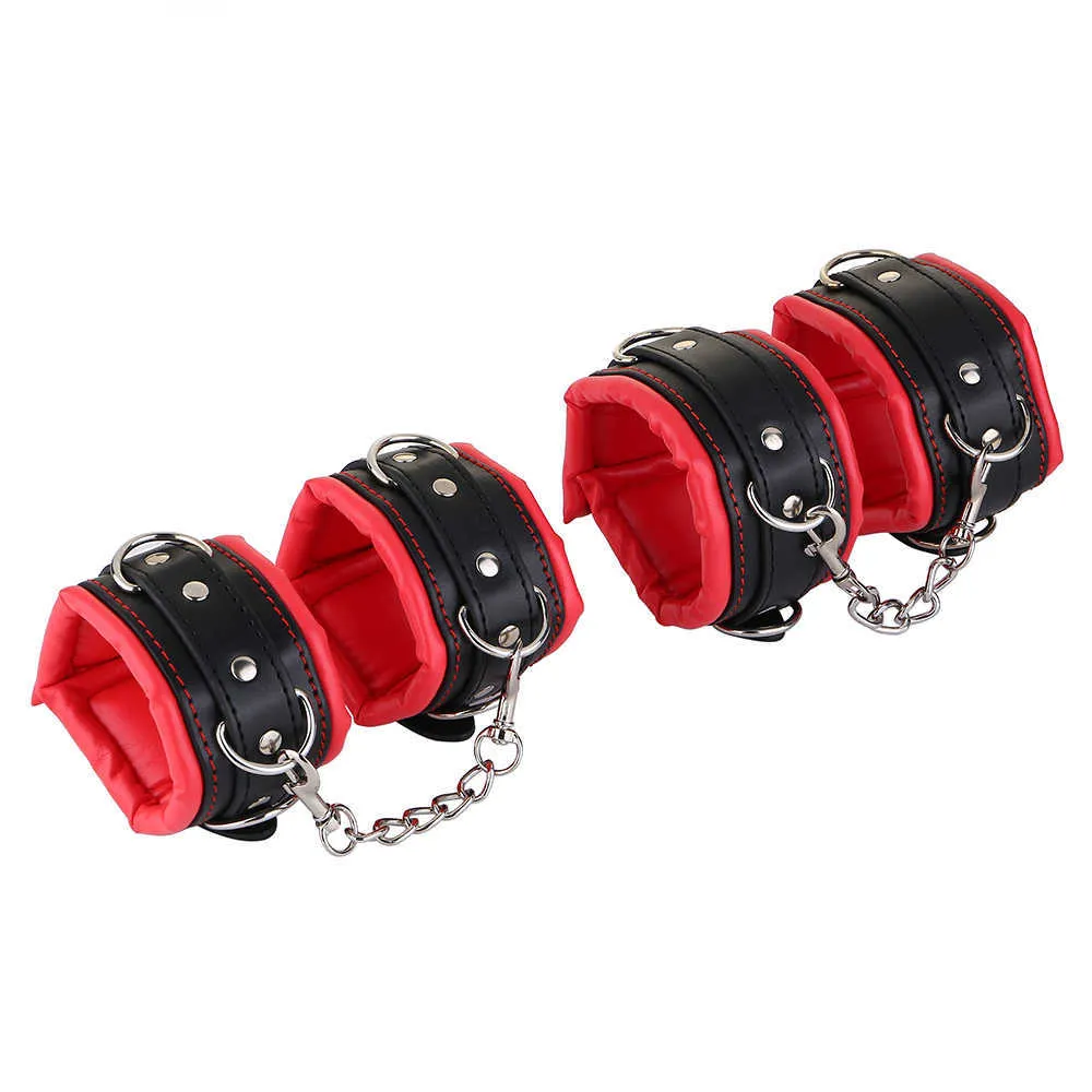 BDSM Bondage Set Menottes en cuir Menottes à la cheville avec tuyau en acier Main Sangles de jambe Contraintes Esclave Fétiche Aldult SM Q0531253x