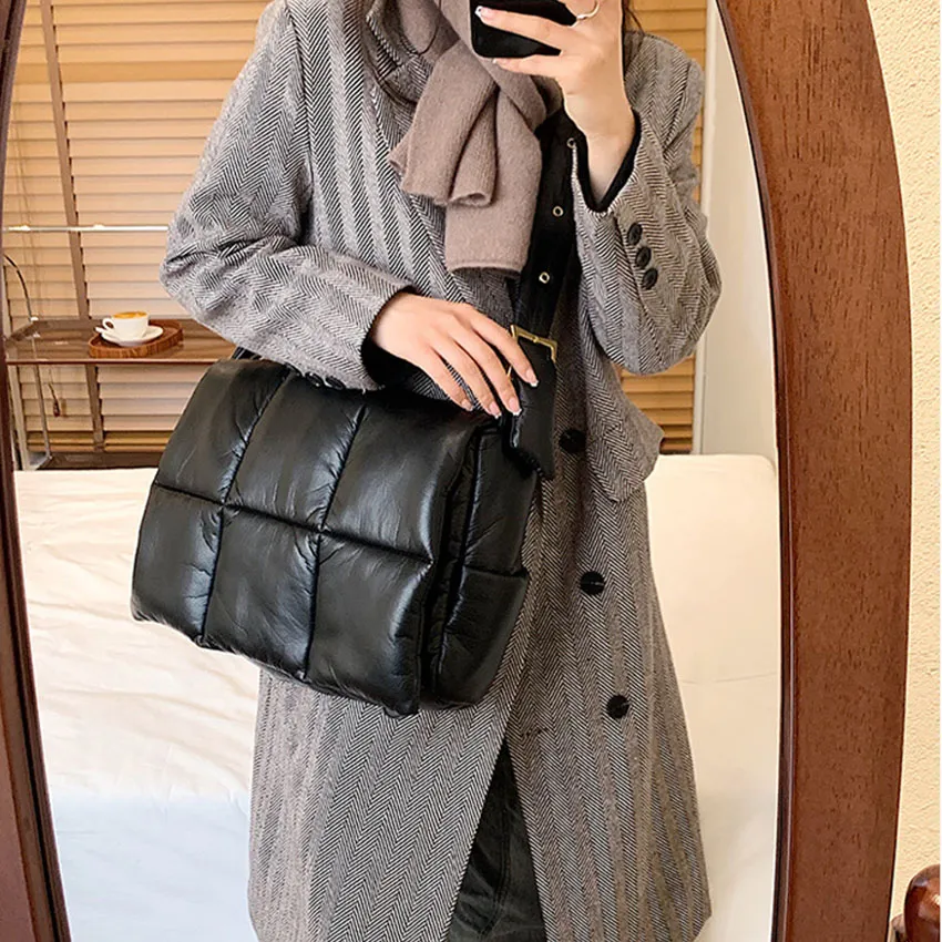 HBP Large-capacity soft leather rhombus padded women`s bag 2021 autumn and winter new fashion messengerbag all-match shoulder underarm bags