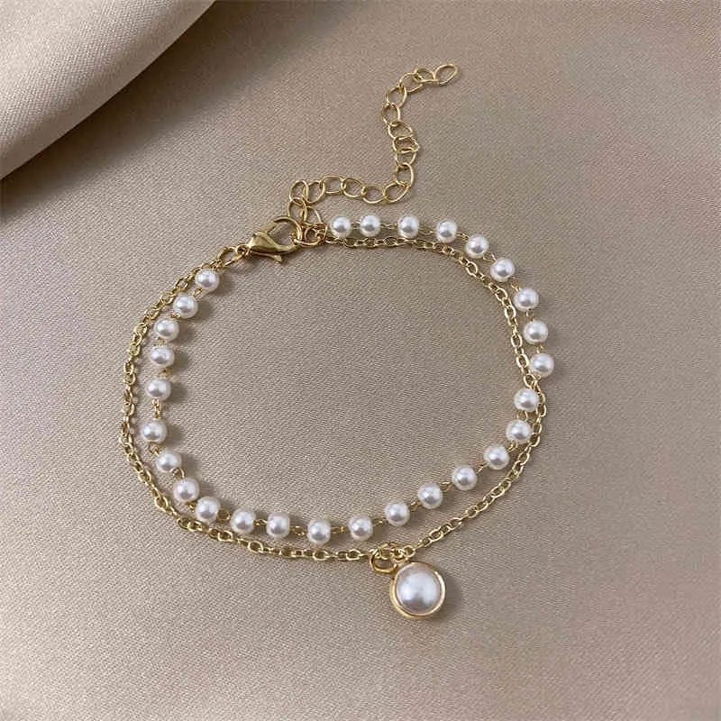 Classic Fashion Butterfly Pearl Pendant Armband för kvinnor Utsökt Lucky Manschett Bracelet Anniversary Gift Luxury Smycken Ny