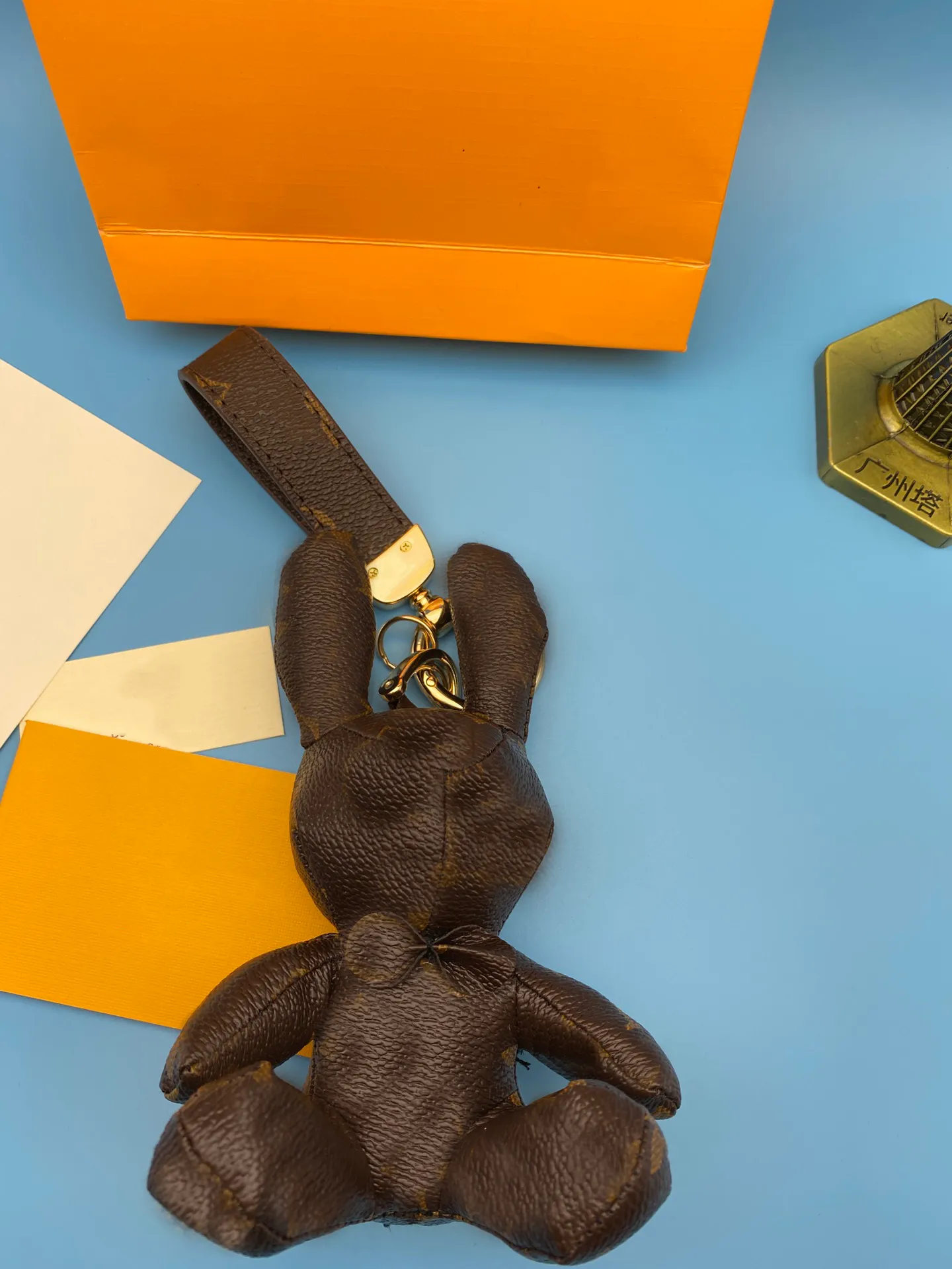 Hela designer French Bulldog Keychain Camouflage Keyring Faux Leather Cartoon Letter Dog Bag Pendant Car Chain Charm Trinket 278A