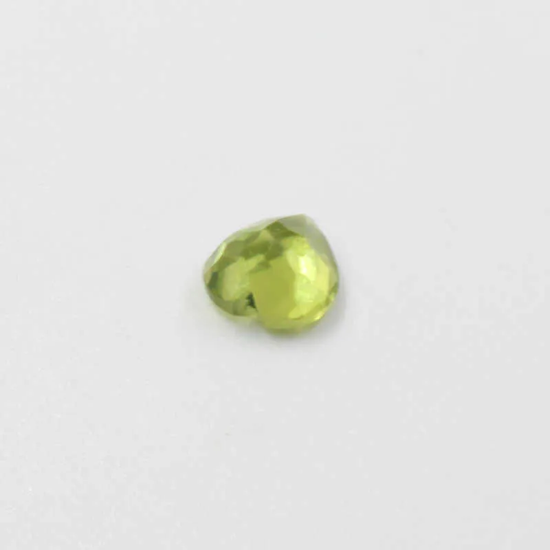 Pietra preziosa di peridoto con taglio a cuore di buona qualità da 6 mm creatore di gioielli in argento Pietra preziosa sciolta di peridoto naturale reale al 100% H1015