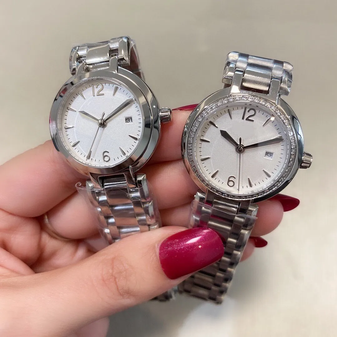 Klassisk Nya Kvinnor Geometriska Diamanter Quartz Armbandsur Rostfritt Stål Sapphire Glass Klockor Kvinna Nummer Kalender Klocka 30mm