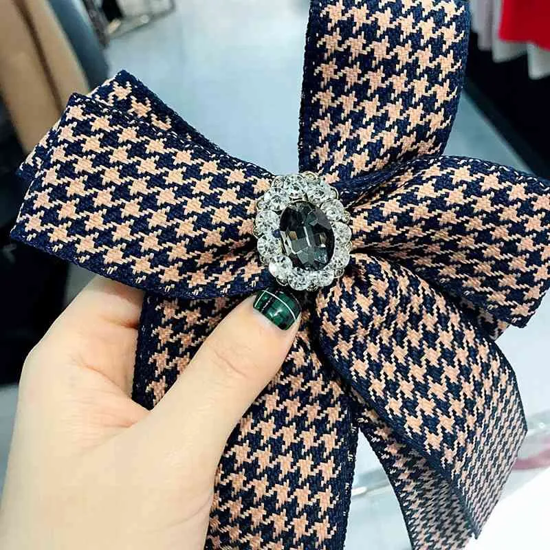 Enkel Koreansk Sweet Houndstooth Stora Blommor Bow Tie Brosch För Kvinnor Fashion Suit Cloth Shirt Corsage Smycken Collar Tillbehör