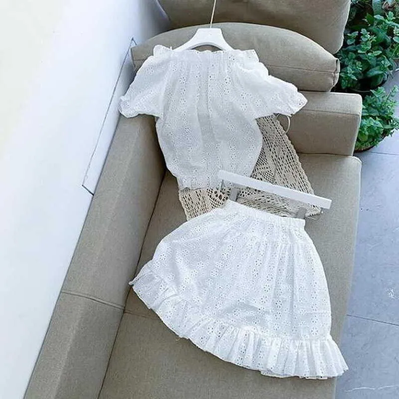 Summer Kids Girls 2-pcs Sets White Shirts Top + Elastic Waist Wide Leg Ruffles Pants Casual Style Children Suit E28 210610