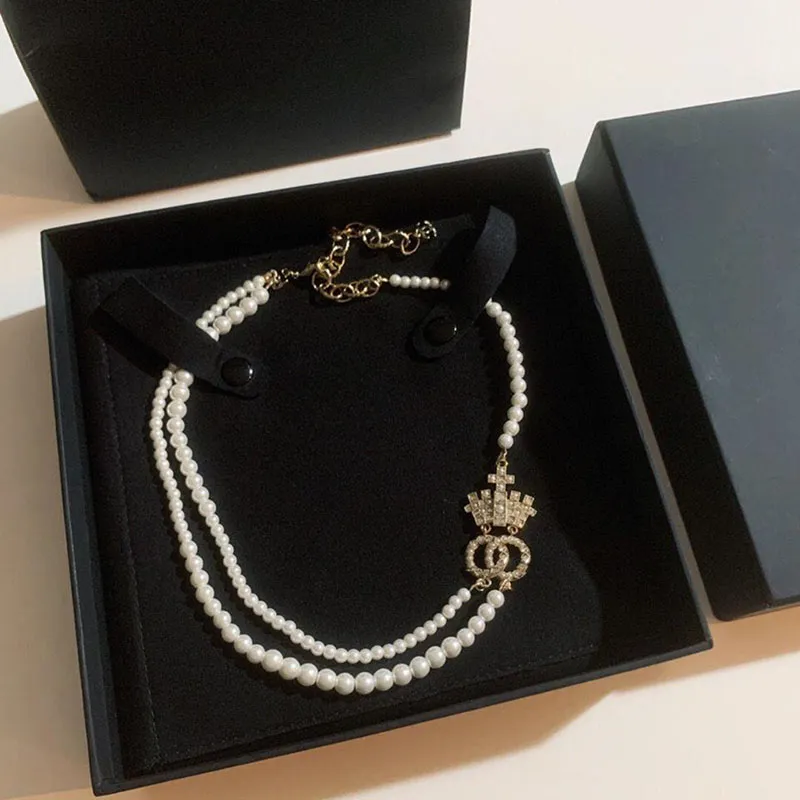 Dubbel Pearl Necklace Womens Jewelry Designer Crown Pendant Necklace Luxury C Högkvalitativ klassisk modehalsband Kolkedja 2381