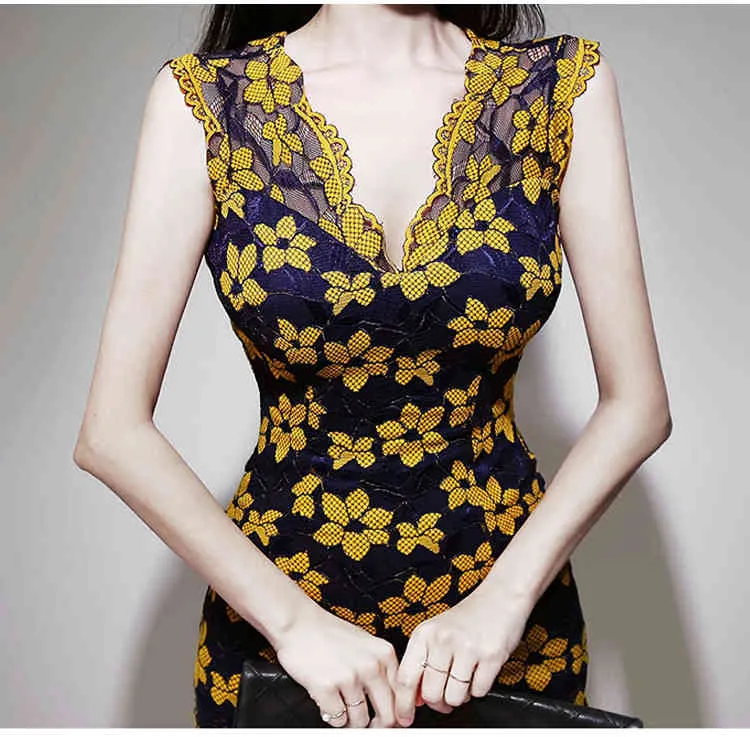 Koreanische Sommer Stickerei Floral Spitze Mantel Kleid Frauen gelb Sexy V-ausschnitt, Bodycon Aushöhlen Ärmellose Party 210506