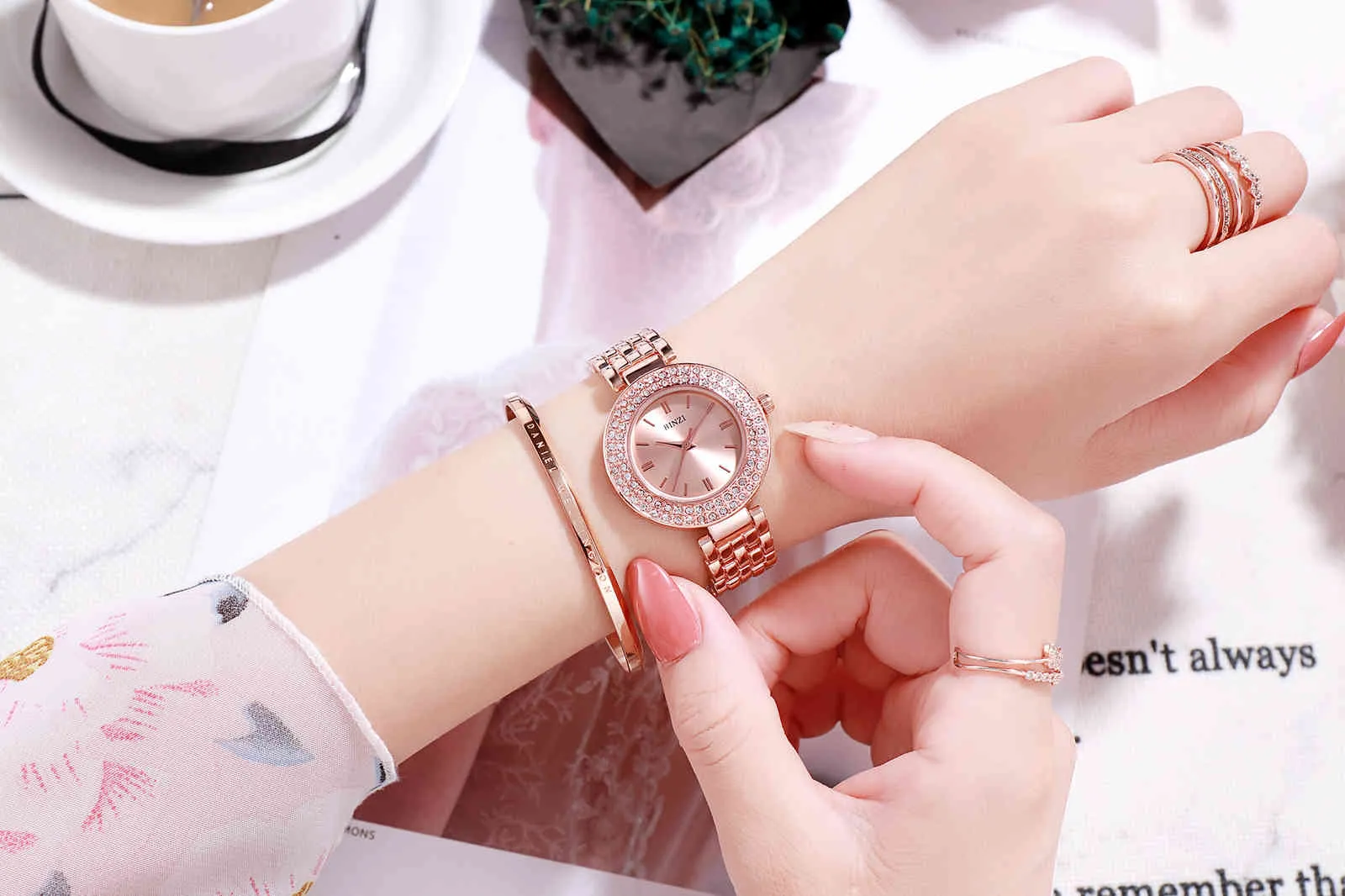 Luxus Rose Gold Frauen Mode Lässig Wasserdicht Diamant Strass Armband Damen Armbanduhren Uhr Relogio Feminino