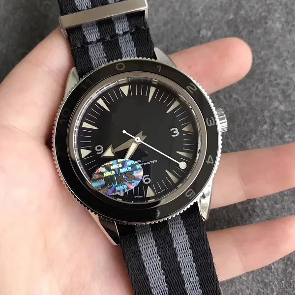 Hediye Ekstra NATO Strap 41mm Erkekler Erkekler Erkek Çekimi Safir Kristal Bilezik Su geçirmez Otomatik Hareket Sınırlı Sürüm244y