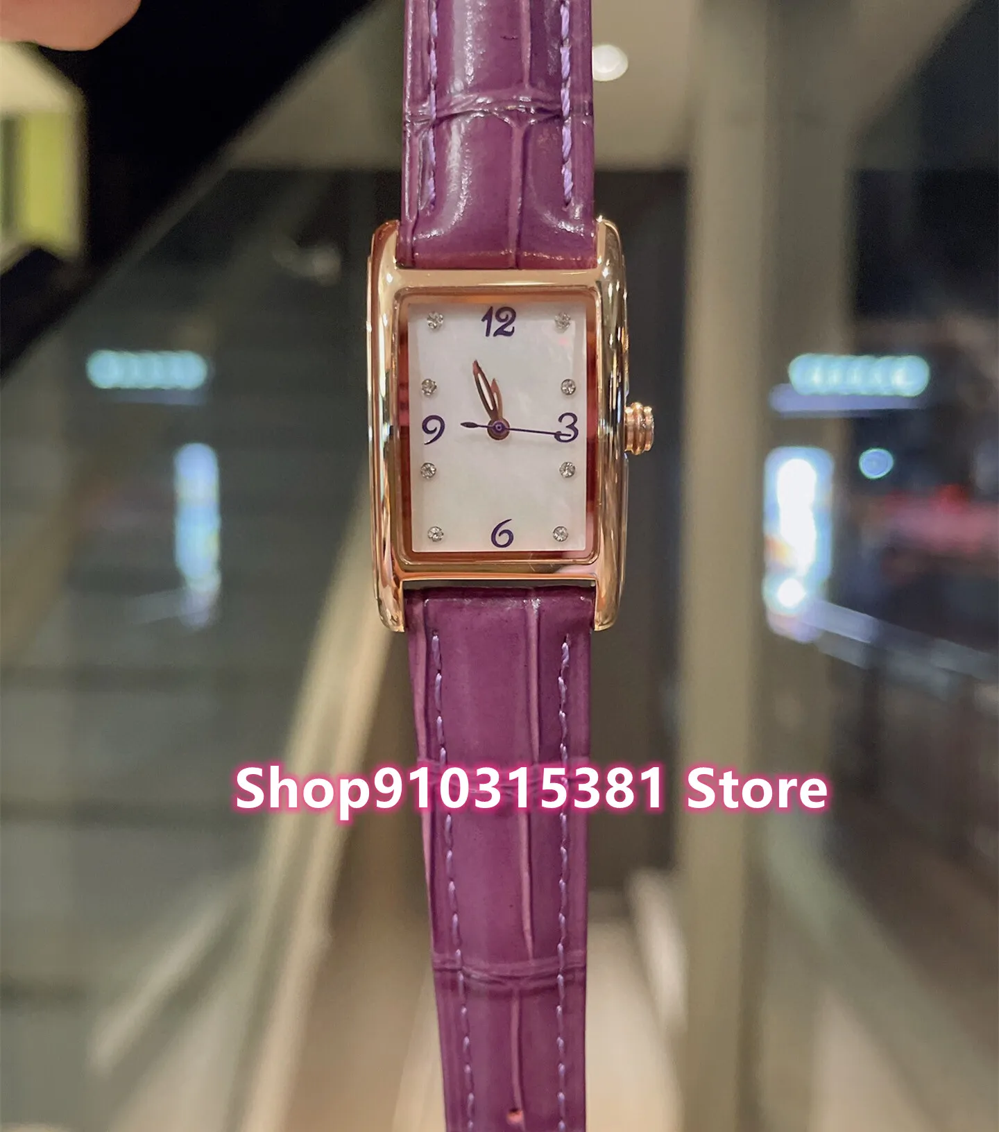 古典的な女性の紫色のピンクの革石英時計ステンレス鋼の幾何学的な長方形の腕時計母の真珠の時計33mm