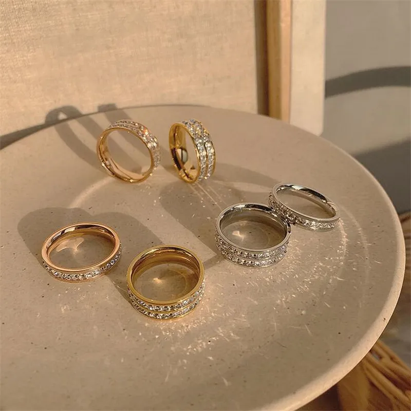 2021 TOP VERKOOP Wedding Ring Sparklinng Luxe sieraden Roestvrij staal Hoogwaardige Rose Gold Fill Crystal Party Women Men Engagemen288d
