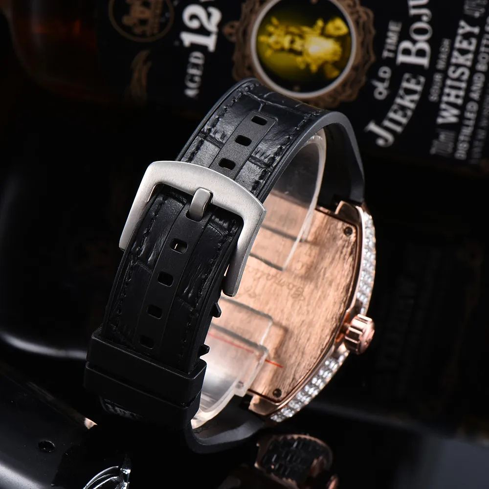 Hoge kwaliteit Iced Out Herenhorloges Quartz uurwerk Diamond Case Horloge Herencollectie V45 Rubberen band Rose Gold Casual horloge 317C