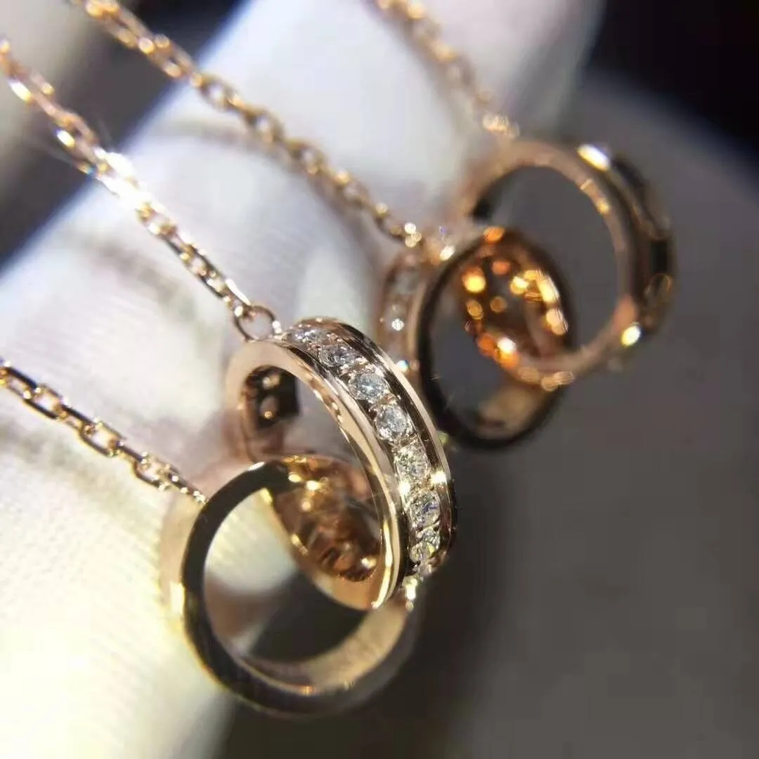 Роскошные двойные кольца Love Screw Подвеска Ожерелье Мода для женщин и мужчин Любители вечеринок Свадебный подарок Ювелирные изделия Титановая сталь 18K с покрытием 233V