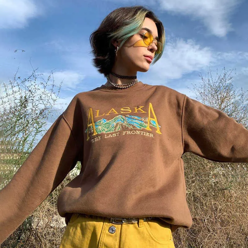 İşlemeli Mektup Desen Vintage Kahverengi Crewneck Kazak Kadın Büyük Boy Kış Üstleri Marka Tasarım Moda Genç Kız Giysileri 210805