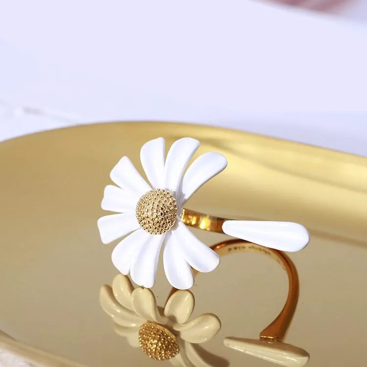 Etrendy New Daisy Flower Anneaux Pour Femmes Boho Bijoux De Mode Simple Blanc Anneau Réglable Conception Ouverte