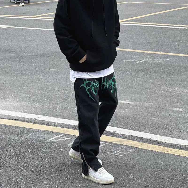 Män Y2K Street Dance Hiphop Jeans Fashion Broderi Svart Loose Board Denim Byxor Övergripande Male Rap Jeans Plus Storlekssida Zipper 220212