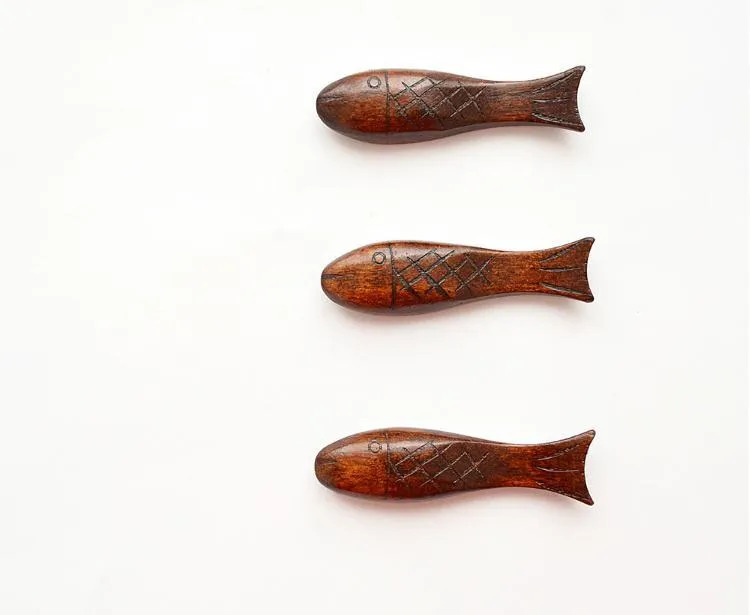 Naturalne drewniane zastawa stołowa w kształcie ryb w kształcie drewna pałeczka pałeczka łyżka widelca drewniany drewniany uchwyt na narzędzia kuchenne hurtowe