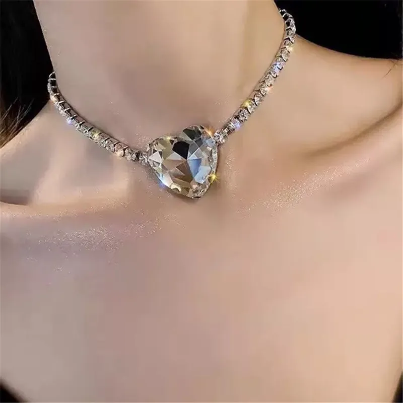 Shine Big Heart Crystal Choker Necklaces for Women Geometric Rhinestones Necklace Statement Jewelry Party Gifts