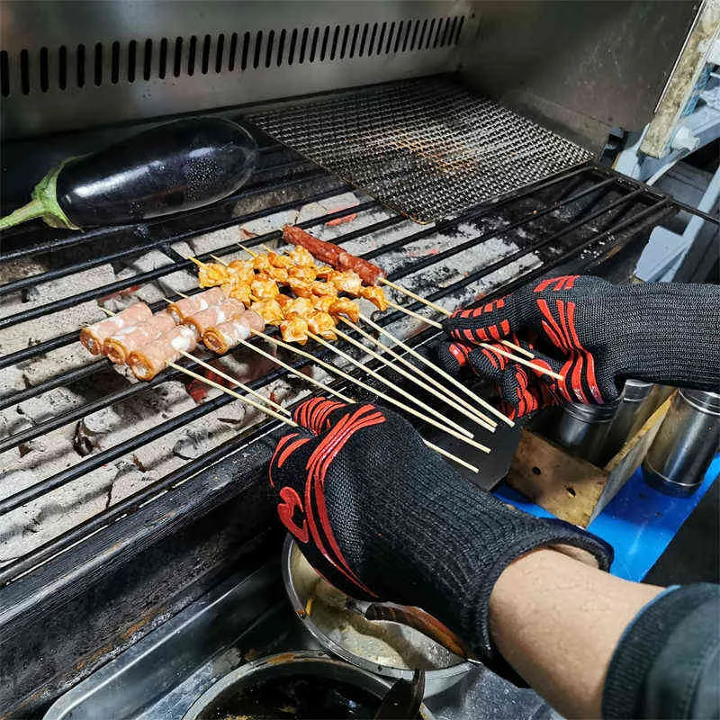 Équipement de protection Grilling Gants de qualité alimentaire Cuisine Barbecue Gant Résistant à la chaleur Silicone Cook BBQ Cuisson Four Mitaines 211124