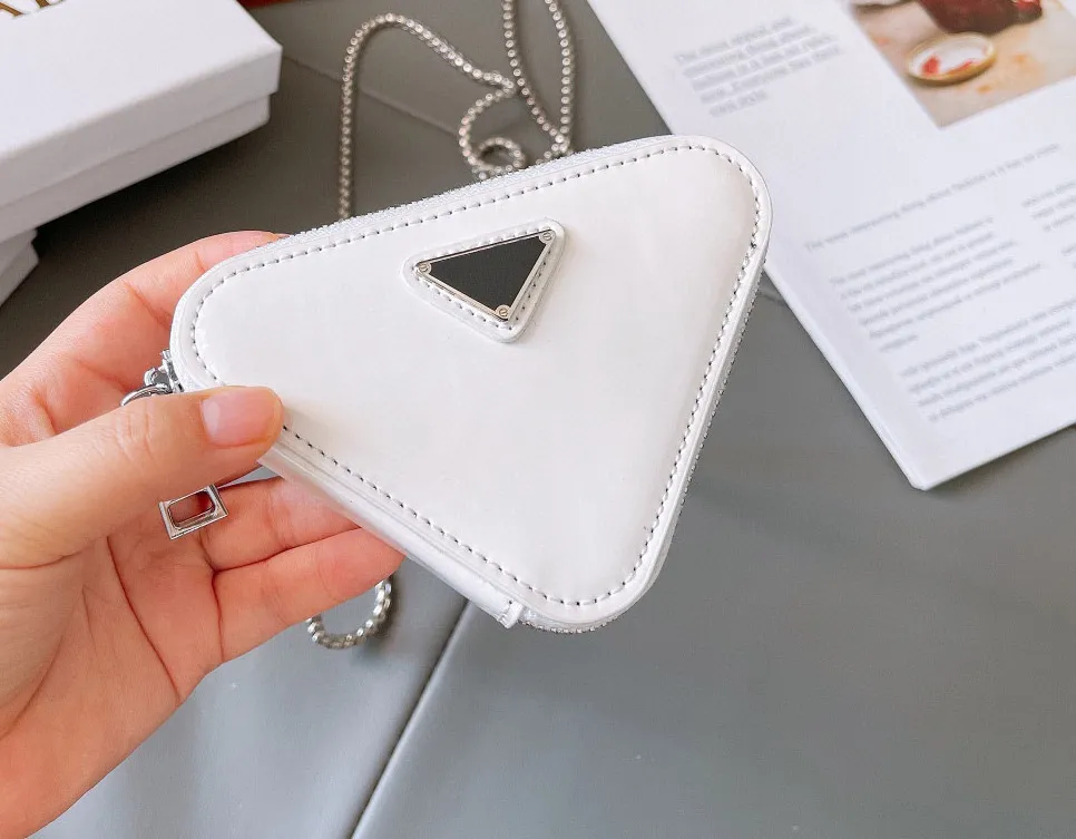 2021 new fashion trend mini triangle bag exquisite change purse fashionable gadget lady single shoulder oblique straddle bag size 268c