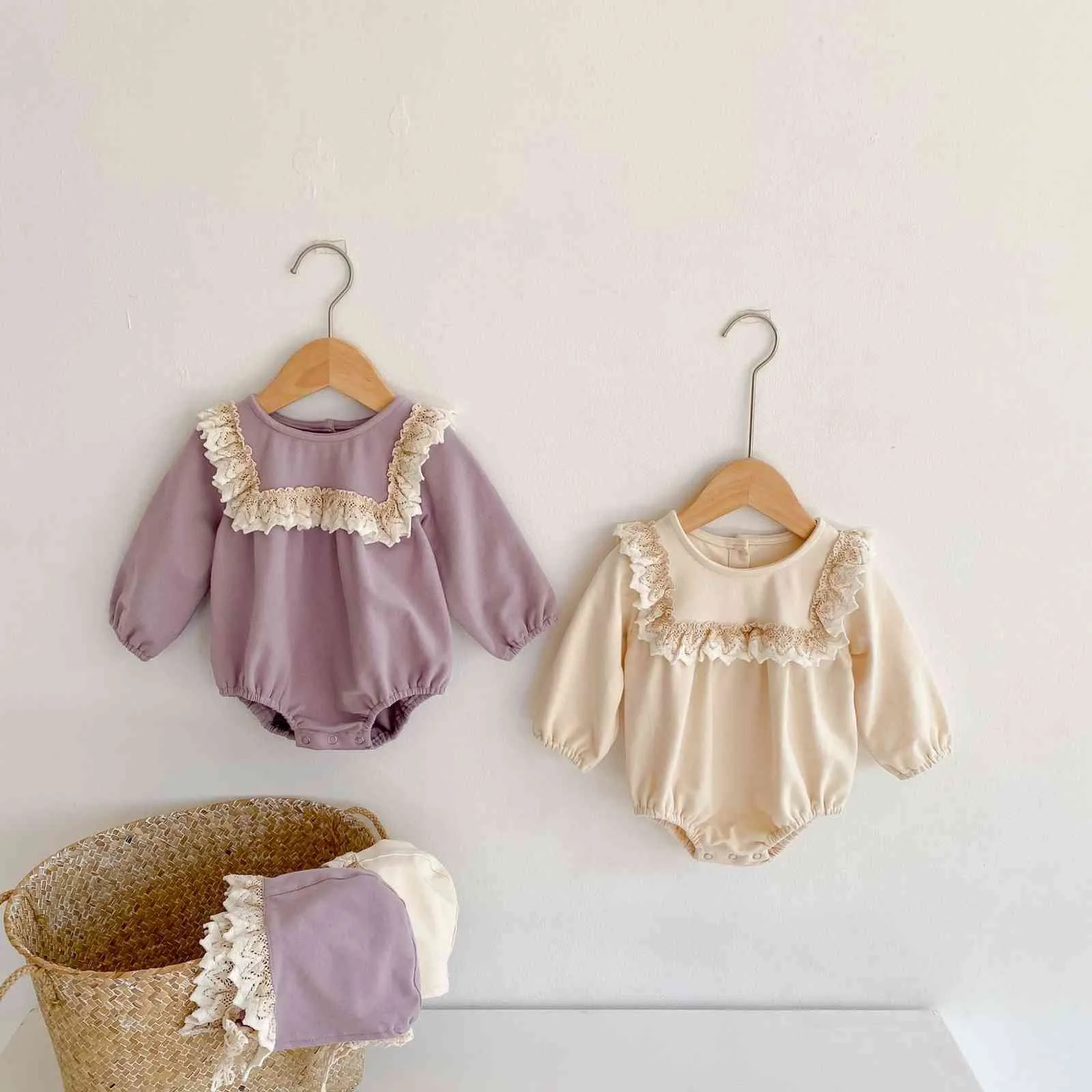 Bebê Primavera Nova Roupas Bebé Bodysuit Lace Ruffled Longa Manga Longa Uma Peça Infantil Meninas Garotas Macacão Outfit com chapéu 210413