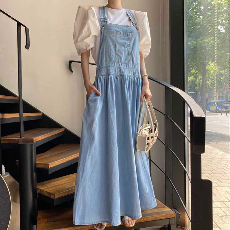 Korejpaa Women Dress Sets Korean Chic 100-neck Loose Bubble Sleeve Shirt with Retro Blue Large Swing Denim Suspender Skirt 210526