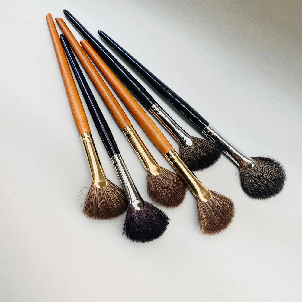 Luxe Natural Hair Fan Powder Highlighter Makeup Brush Beauty Tools