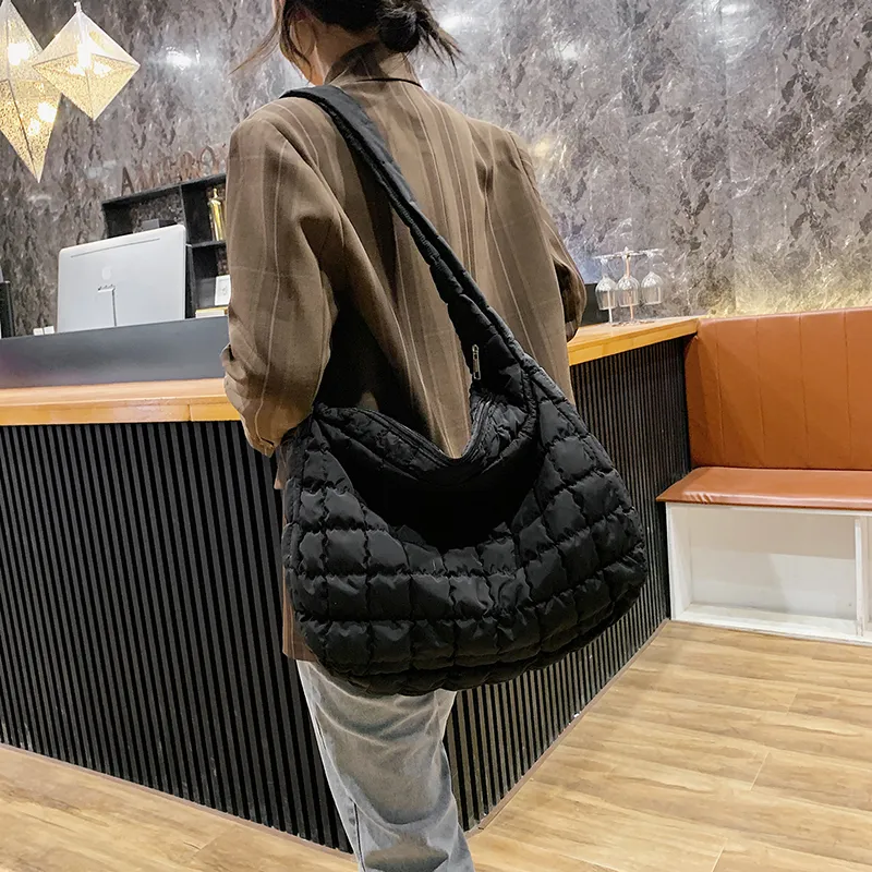 Big Down Tkanina Torby Na Ramię Dla Kobiet Casual Zipper Duża Pojemność Winter Crossbody Bag Markowe Designer Plaid Torebki