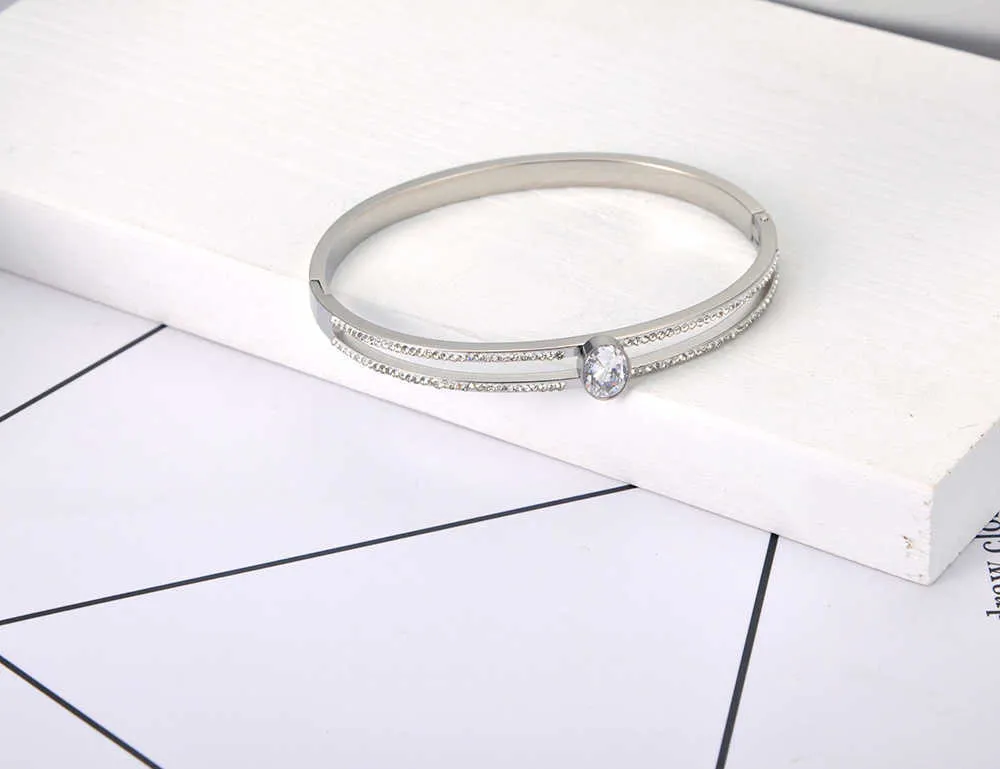 Lokaer Fashion Rhinestone Manchet Armbanden Armband Sieraden Titanium Roestvrijstalen Ovale CZ Crystal Wedding Bangle voor Vrouwen B20089 Q0717