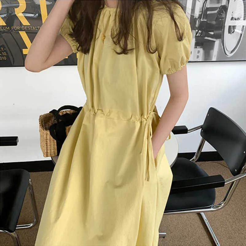 Korejpaa Femmes Robe Été Coréen Chic Doux Citron Jaune Col Rond Conception Plissée Taille Haute Poche Manches Bouffantes Robe 210526